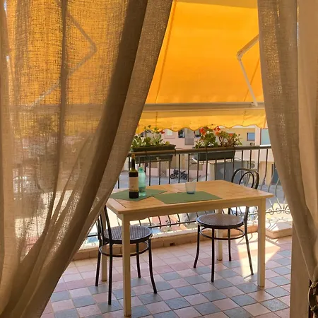Apartment Blanc-ivoire Al Poetto